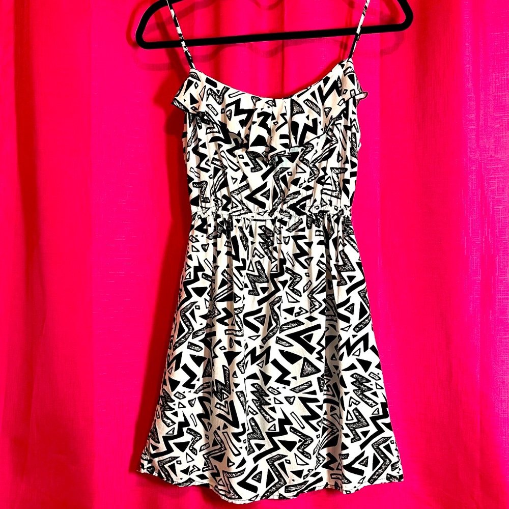 RUE21 BLACK & WHITE SUN DRESS SIZE S